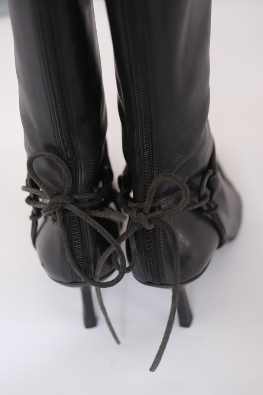 Gucci by Tom Ford FW 1999 horsebit harness black leather pointy heeled boots