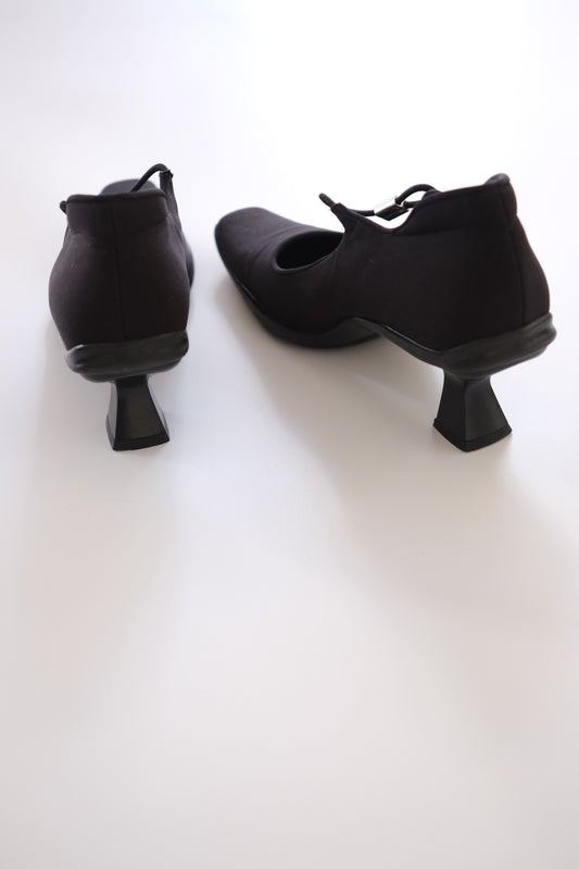 Prada FW 1999 black mary jane heels