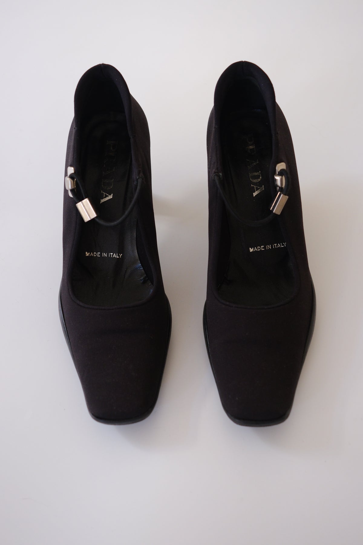 Prada FW 1999 black mary jane heels