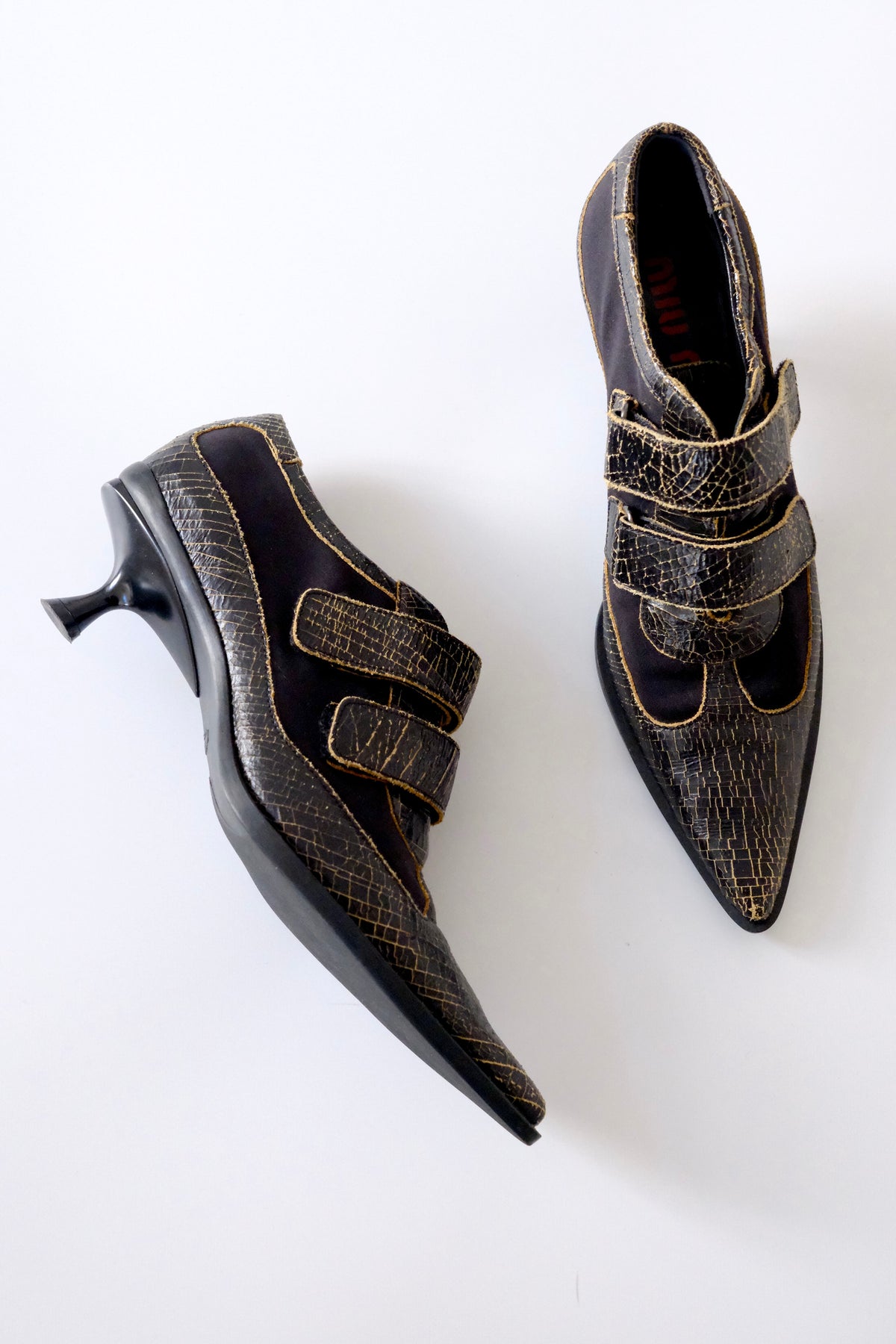 Miu Miu FW 2001 cracked leather kitten heel pointy pumps