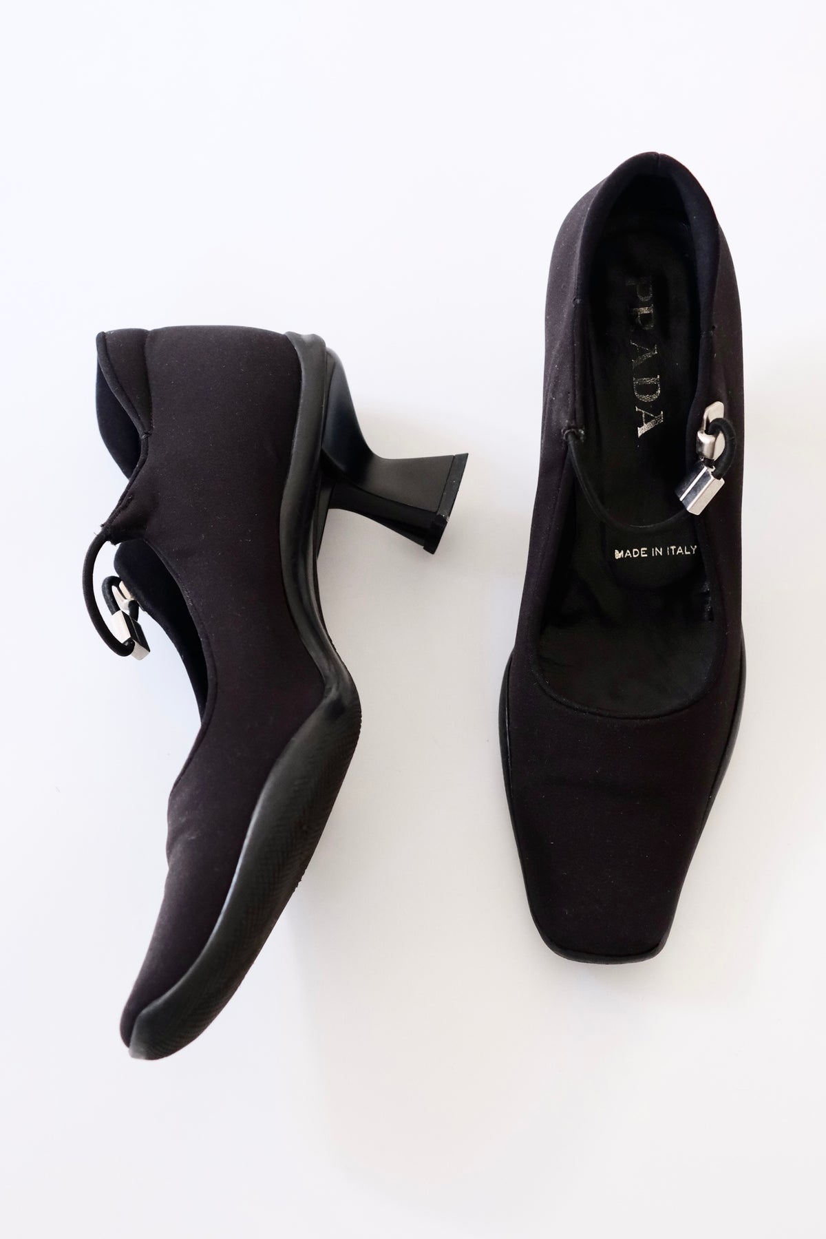 Prada FW 1999 black mary jane heels