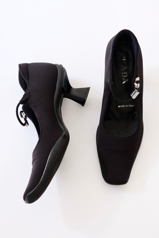 Prada FW 1999 black mary jane heels