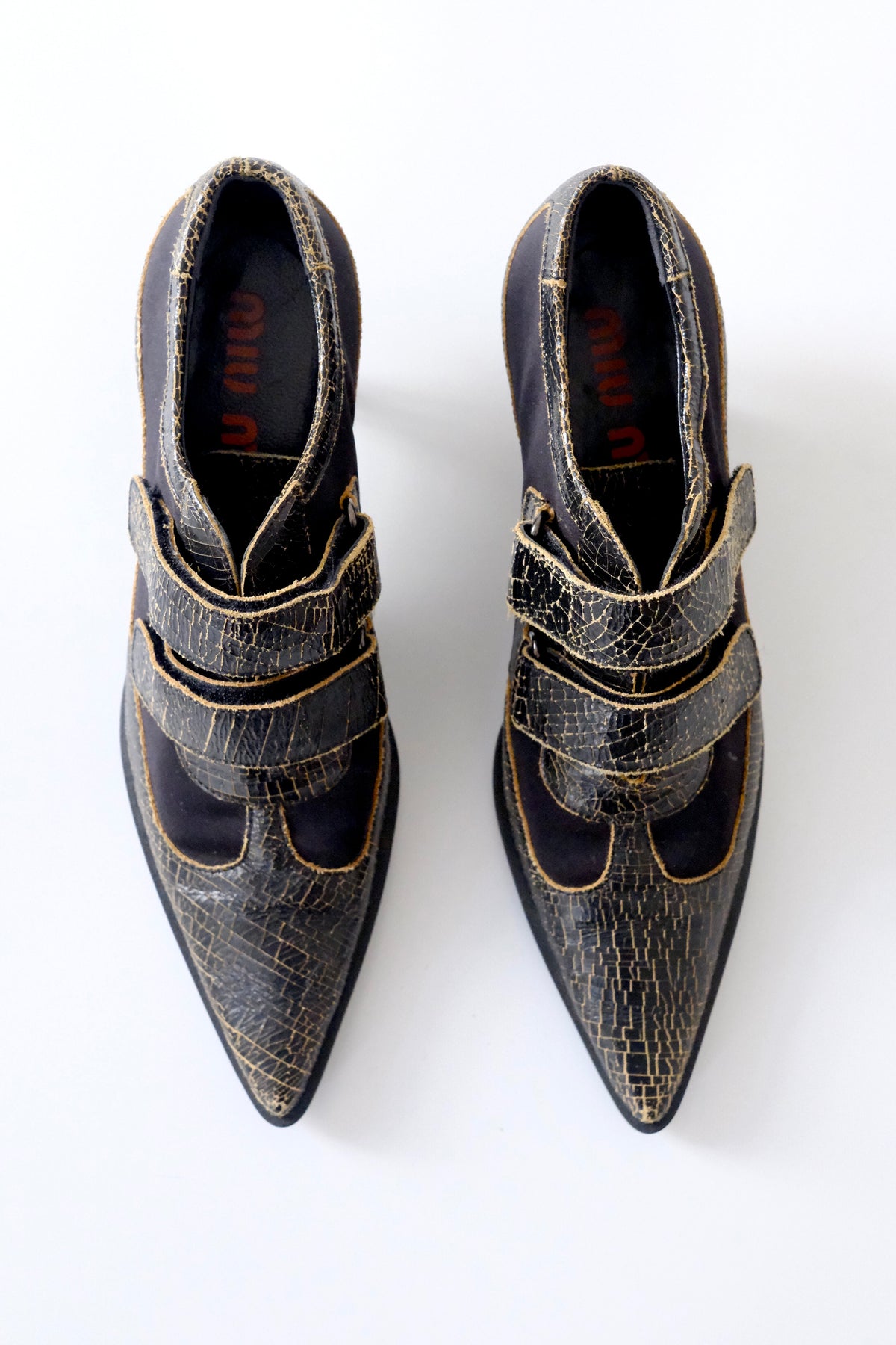 Miu Miu FW 2001 cracked leather kitten heel pointy pumps