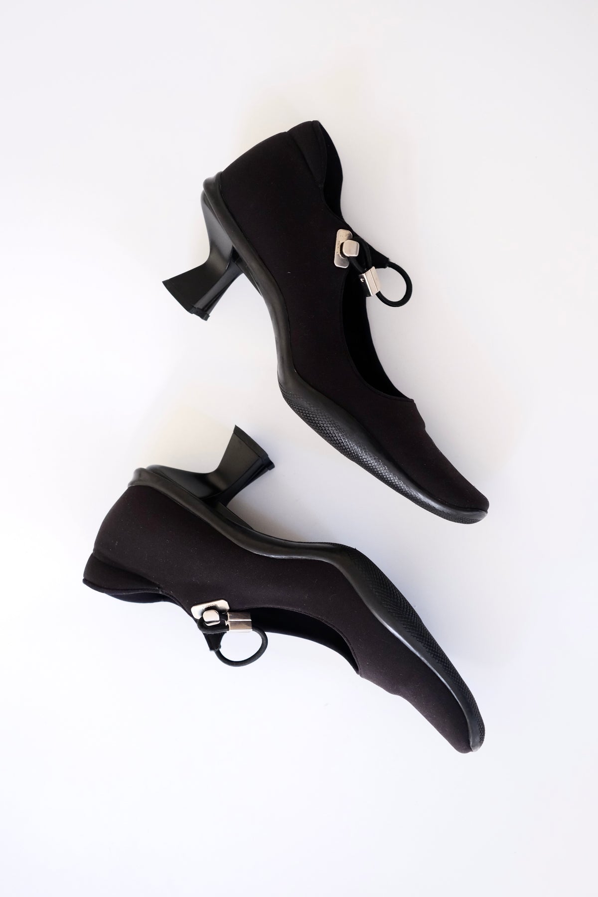 Prada FW 1999 black mary jane heels