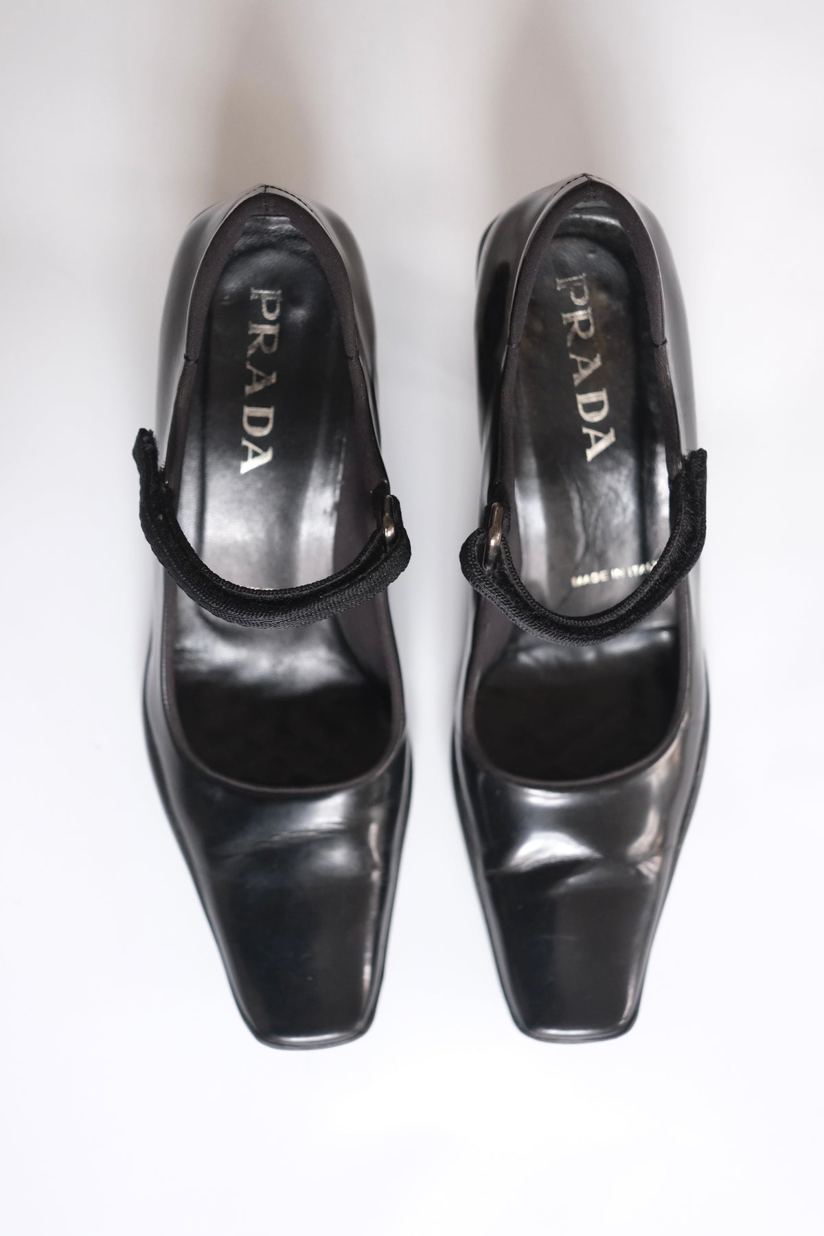 Prada FW 1999 black leather mary jane heels