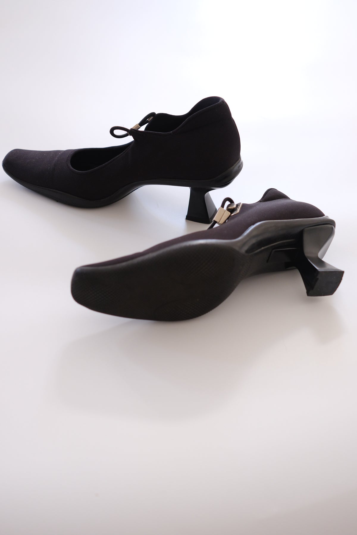 Prada FW 1999 black mary jane heels