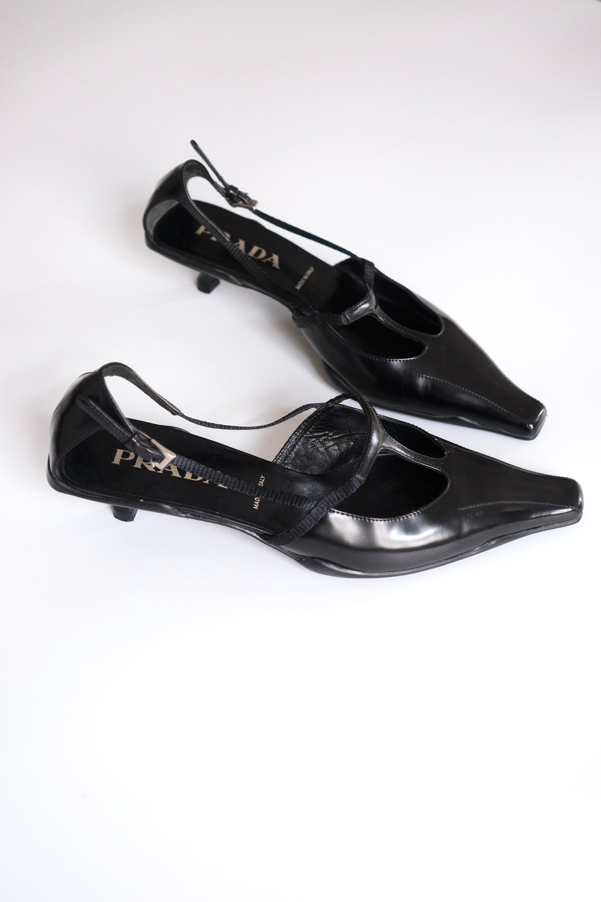 Prada SS 2000 black patent leather t-strap slingback kitten heels