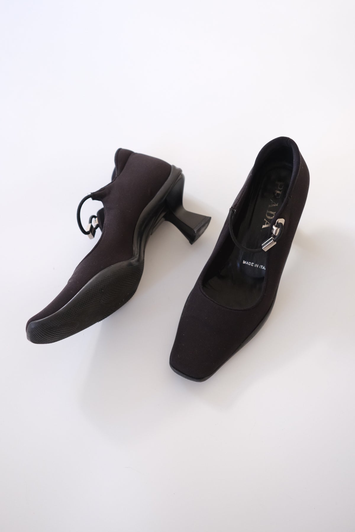 Prada FW 1999 black mary jane heels