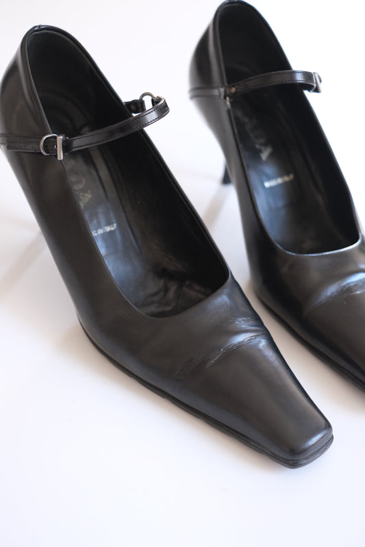 1990s Prada black leather pointy mary jane heels