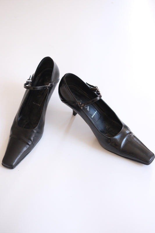 1990s Prada black leather pointy mary jane heels