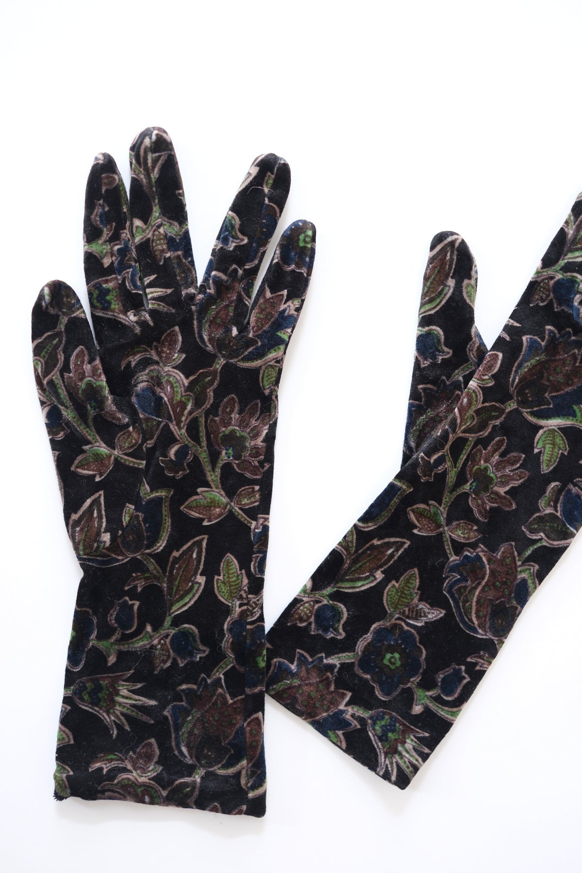 Vintage Kenzo velvet gloves with floral pattern