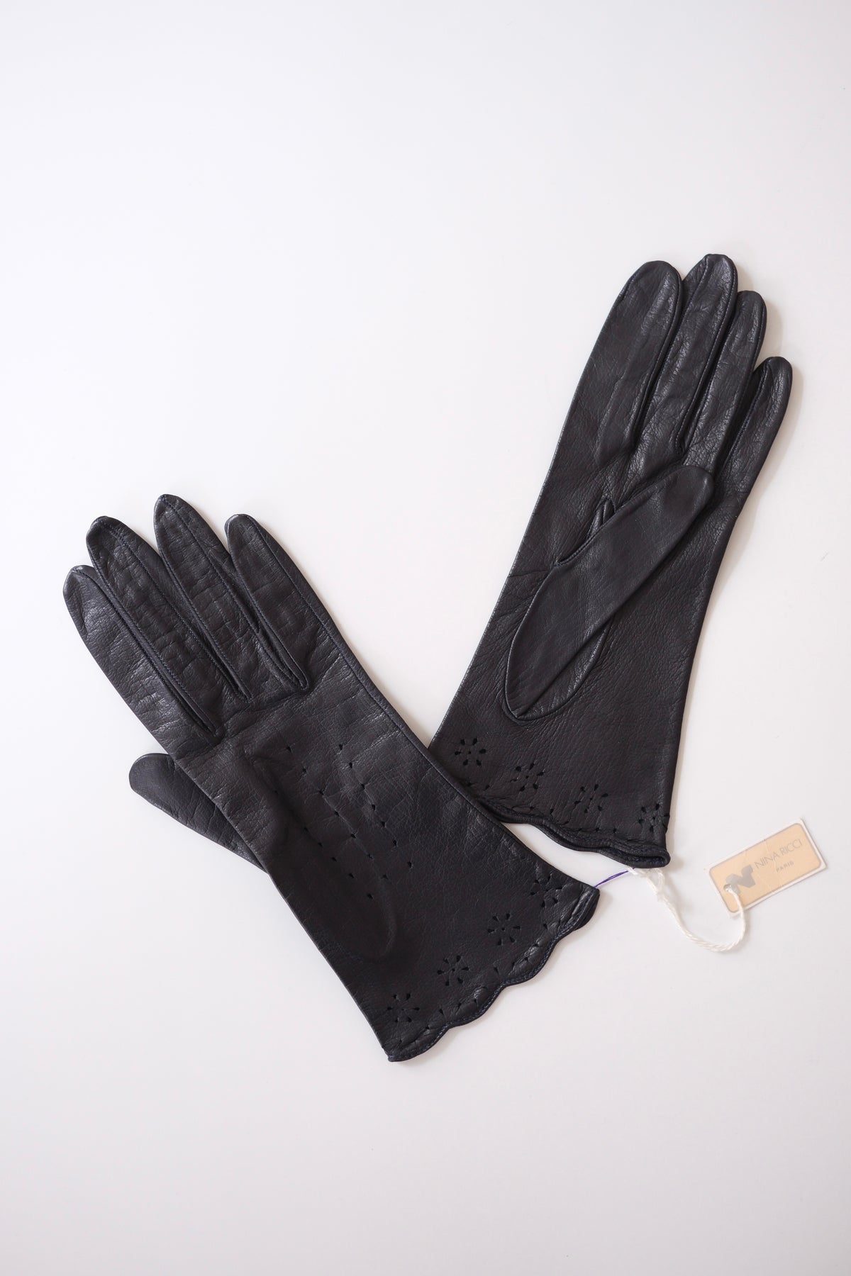 1990s Nina Ricci midnight blue leather gloves
