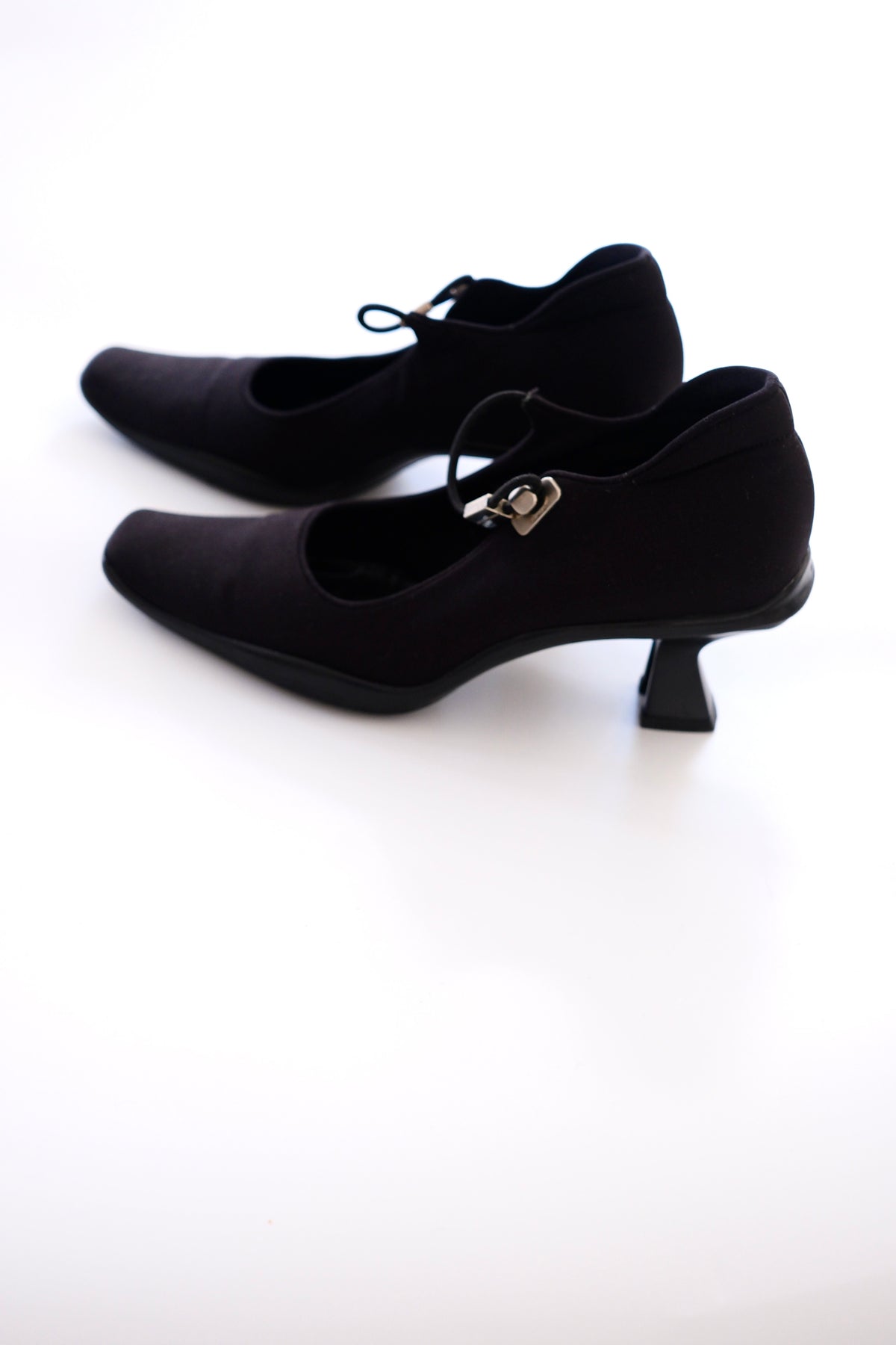 Prada FW 1999 black mary jane heels