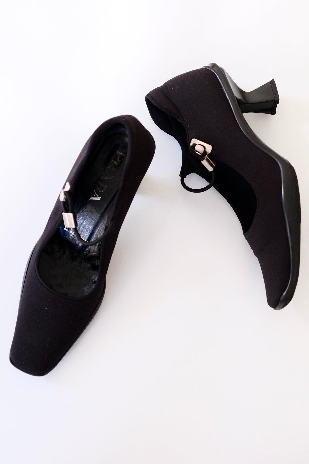 Prada FW 1999 black mary jane heels